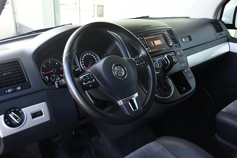 Volkswagen Multivan 2.0TDi ČR 7.MÍST TAŽNÉ M.TOP - fotka 15 z 38