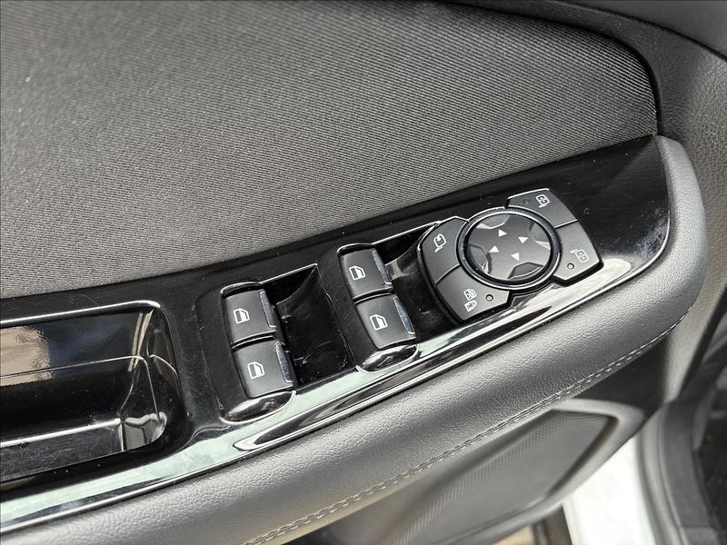 Ford S-MAX 2,0 TDCi 110 kW Titanium - fotka 23 z 45