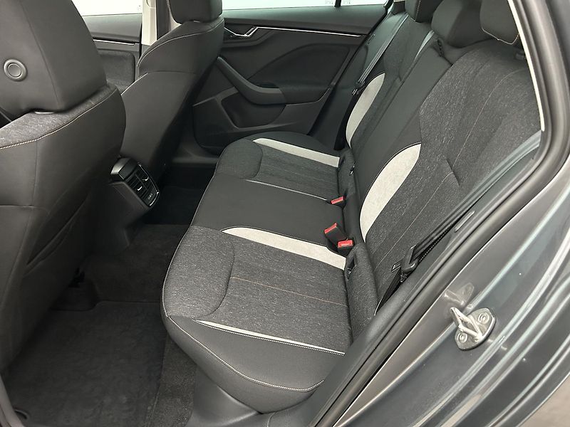 Škoda Kamiq 1.0 TS Top selection - fotka 8 z 23
