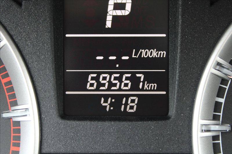 Suzuki Swift 1,2 i  ČR,1.MAJ,AUTOMAT,69TKM - fotka 9 z 23