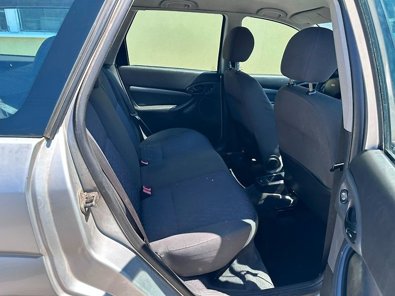 Ford Focus 1.6i 74kW/Tažné/Eko.se Neplatí - fotka 15 z 21