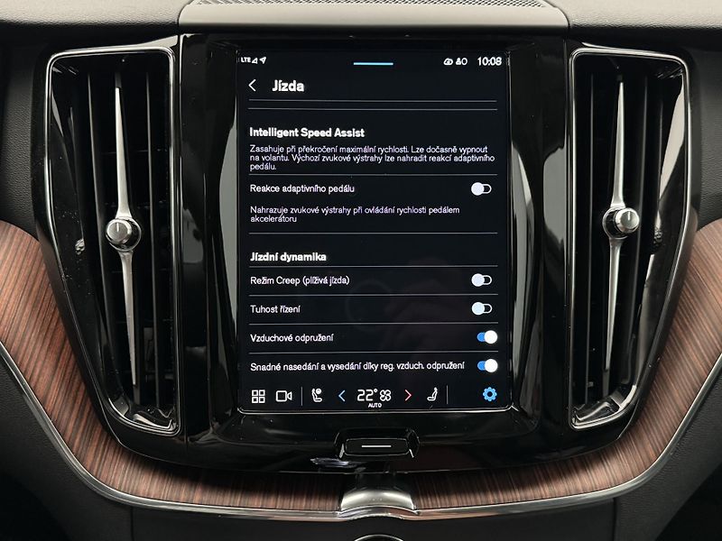 Volvo XC60 T8 AWD RECHARGE BRIGHT PLUS  - fotka 40 z 46