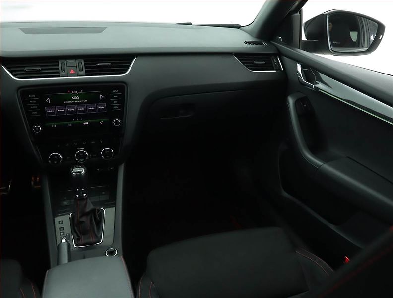 Škoda Octavia (2017) RS 2.0 TSI - fotka 8 z 16