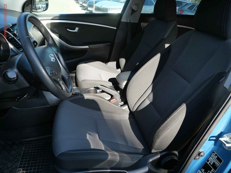 Hyundai i30 (2013) 1.6 CRDi, ČR - fotka 9 z 17