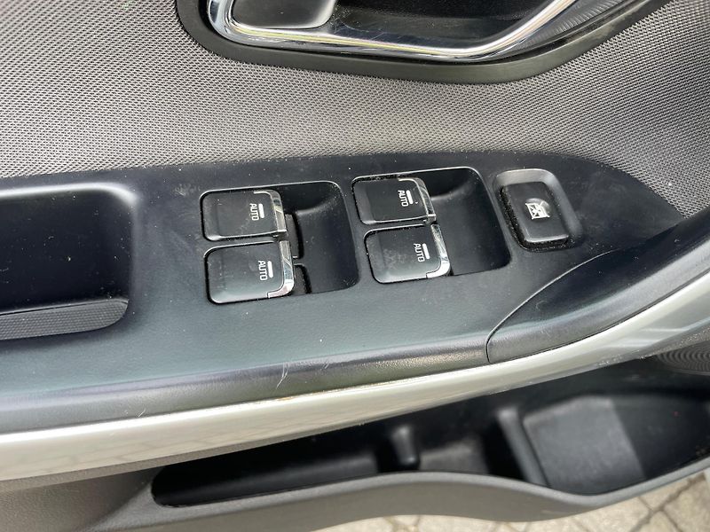 Kia Ceed 1,6 CRDi 100kW AUTOMAT - fotka 16 z 24