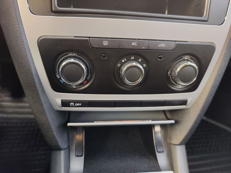 Škoda Octavia 1.6 TDI/77kW Prima - fotka 16 z 24
