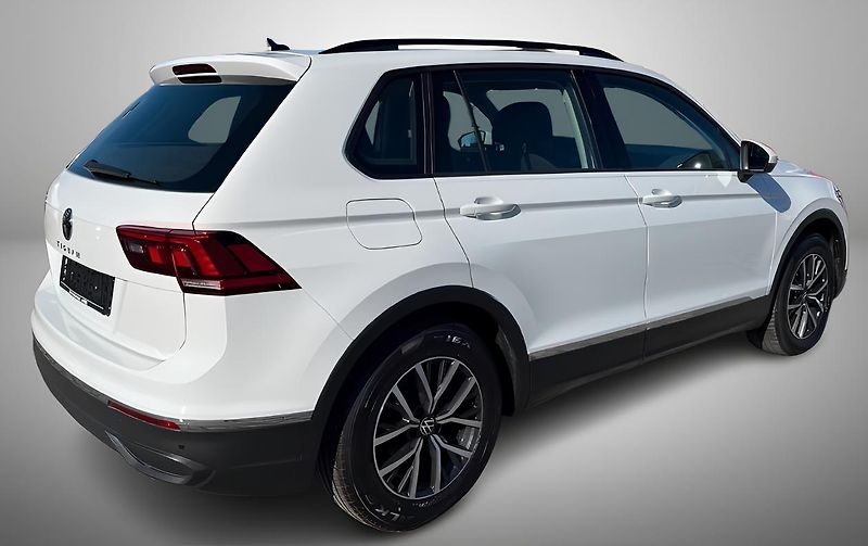 Volkswagen Tiguan 2.0TDI DSG 110kW 1.Maj DPH TZ - fotka 2 z 6