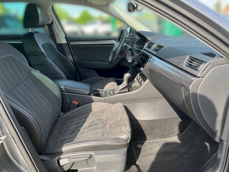 Škoda Superb (2024) COMBI STYLE PLUS 2.0 TDI 110 k - fotka 25 z 41