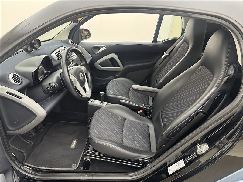 Smart Fortwo 1,0 AUTOMAT DPH NOVÁ STK ČR - fotka 24 z 28
