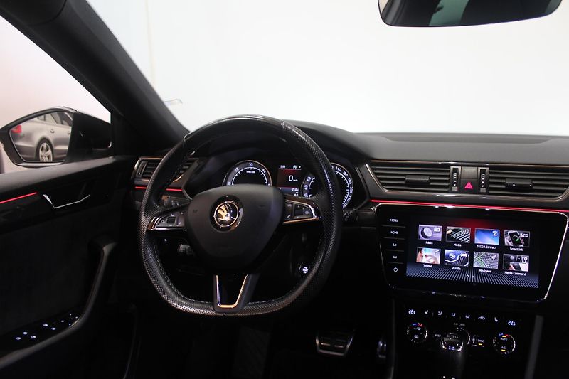 Škoda Superb (2017) 2.0TDI DSG Sport-Line Tažné - fotka 28 z 39