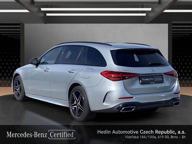 Mercedes-Benz Třídy C (2023) C 300 e kombi AMG - fotka 3 z 27