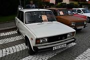Na tradiční Lidický okruh dorazily desítky historických automobilů a motocyklů, které obdivovali návštěvníci z Kladna i širokého okolí.