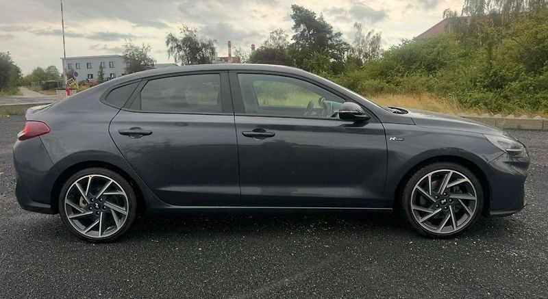 Hyundai i30 1,6 118 kw Fastback Mild Hybri - fotka 6 z 17