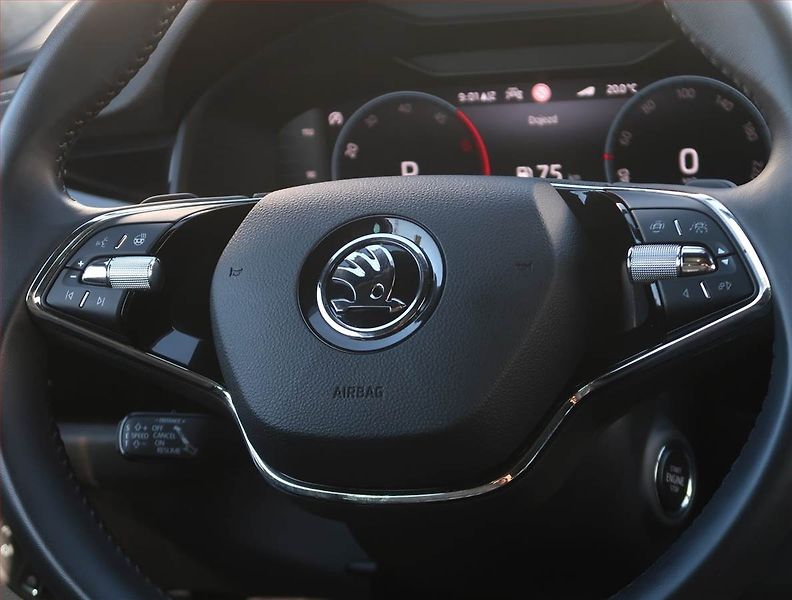 Škoda Kodiaq (2023) 2.0 TDI, 53TKM,Laurin,Matrix - fotka 24 z 24
