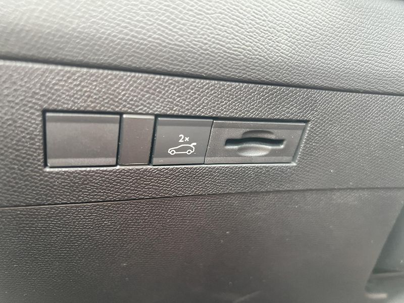 Opel Astra ST GS 1.2T 8AT ČR 1.MAJ odpDPH - fotka 14 z 53