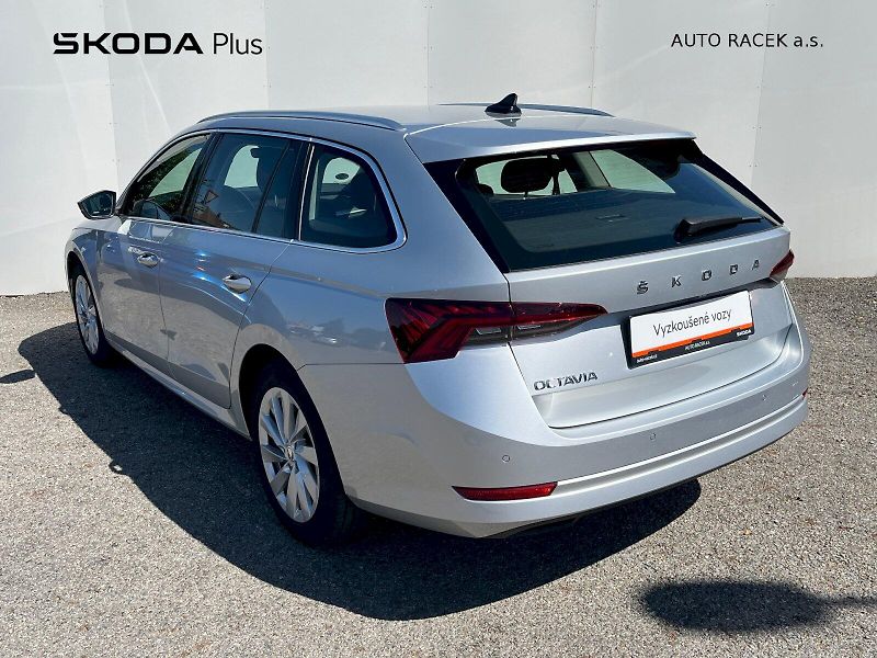 Škoda Octavia (2023) 2.0 TDI 85kW DSG Style Combi - fotka 2 z 24