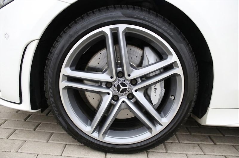Mercedes-Benz CLS 450 4MATIC AMG DPH ČR - fotka 9 z 29