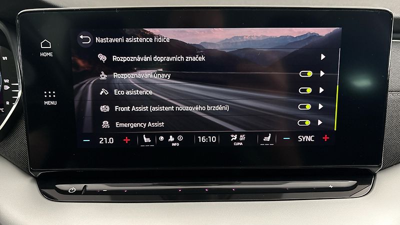 Škoda Octavia 2.0 TDI DSG 4x4 Style Combi - fotka 27 z 31