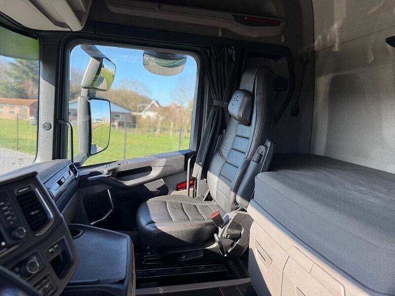 Scania R 580 6x2 V8  - fotka 11 z 12