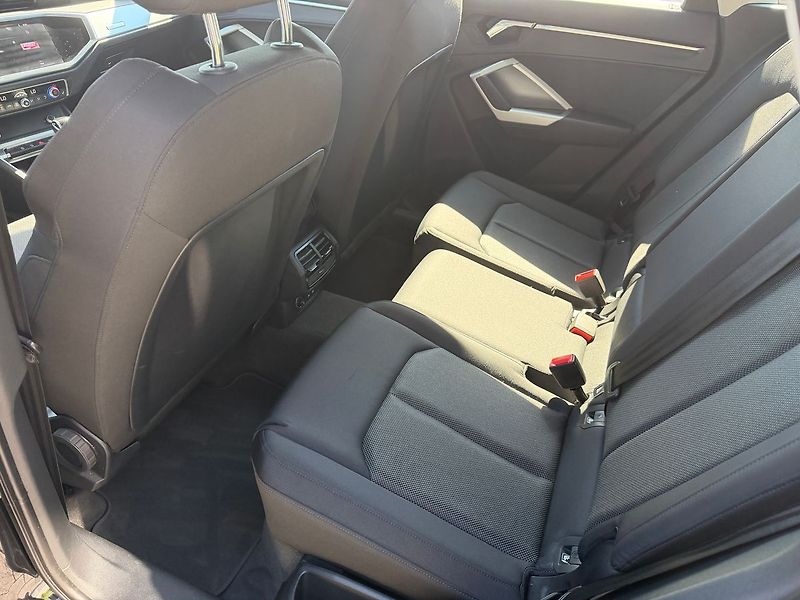 Audi Q3 Advanced  35TFSI 110kW Stronic - fotka 15 z 20