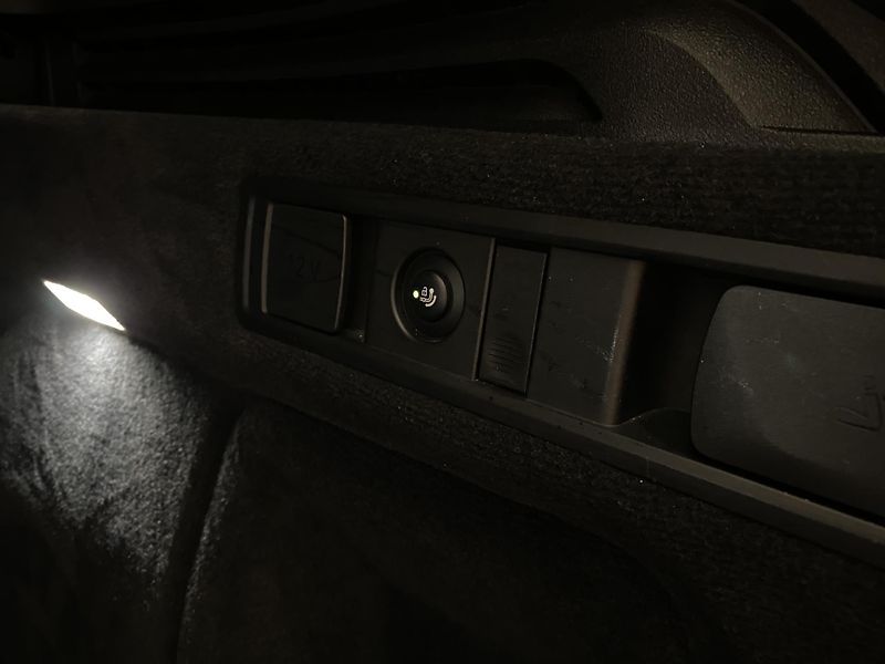 BMW X5 M50D xDrive CZ AUT REZERVACE - fotka 34 z 123