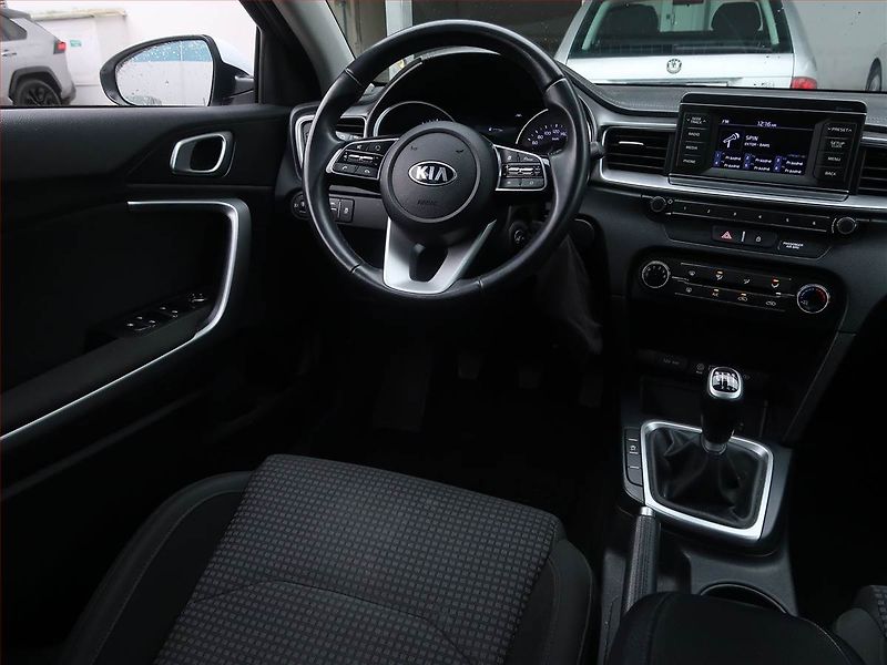 Kia Ceed (2019) 1.0 T-GDI, Serv.kniha - fotka 7 z 14