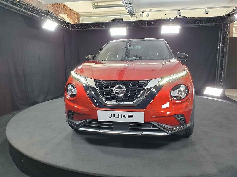Nissan Juke působí naživo jako dospělý zástupce kategorie malých SUV.