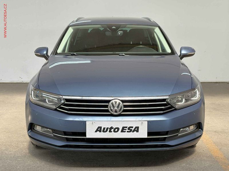Volkswagen Passat (2015) 2.0TDi, DSG - fotka 2 z 17