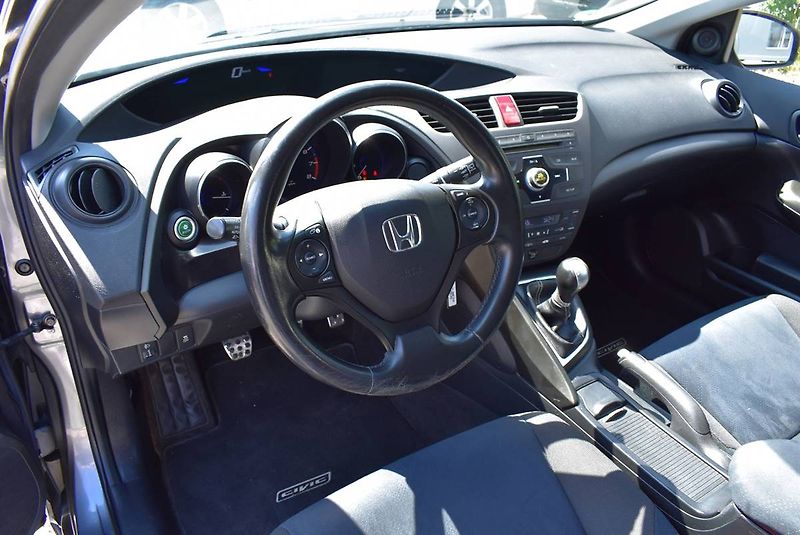 Honda Civic 1,8 i-VTEC SERVIS,1.M,MOC PĚKN - fotka 8 z 18