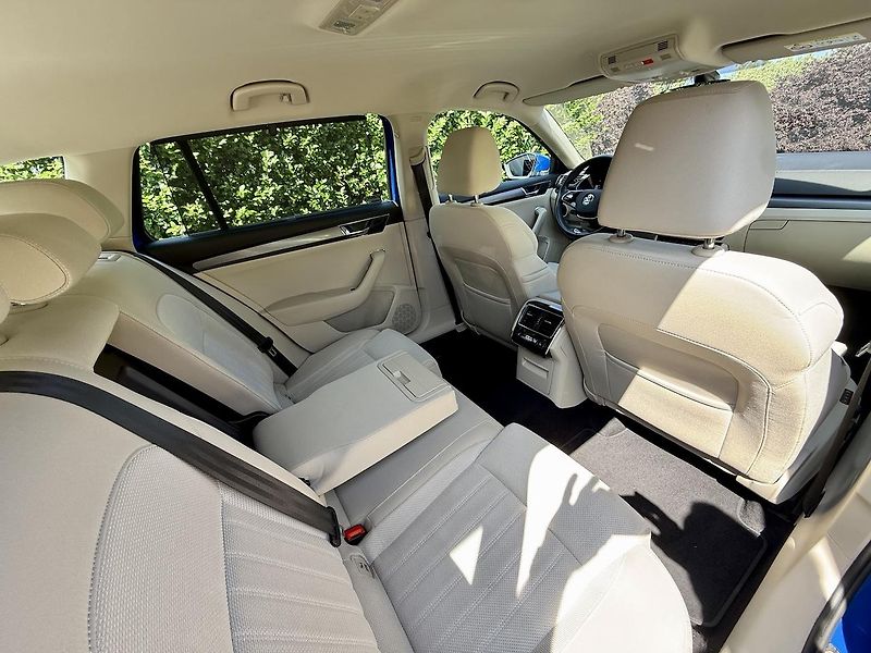 Škoda Superb (2022) 1,5TSi 110kW STYLE DSG Koup.ČR - fotka 14 z 20