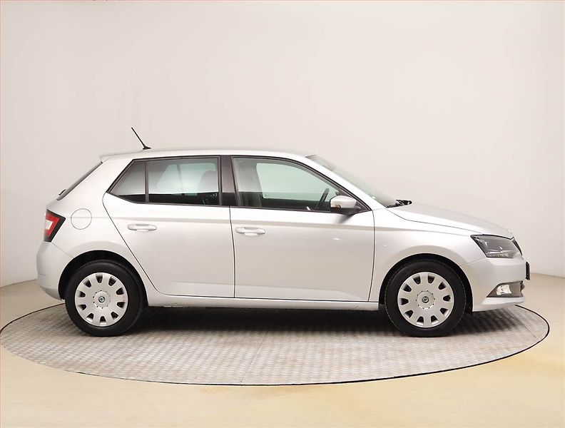 Škoda Fabia (2015) 1.2 TSI, Tempomat - fotka 6 z 18