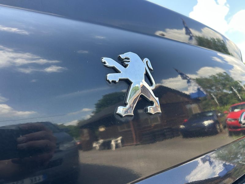 Peugeot 407 2.0 HDI 16V Premium Pack aut. - fotka 28 z 31
