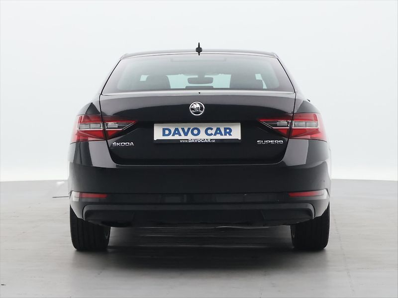 Škoda Superb 2,0 TDI 110kW DSG Style Plus - fotka 6 z 29
