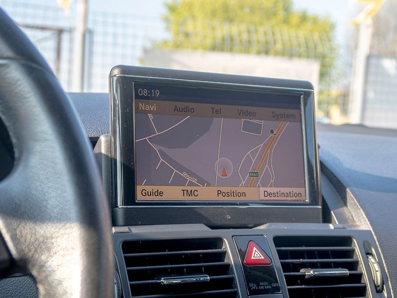Mercedes-Benz Třídy C (2009) 200 135KW mat – NAVIGACE - fotka 22 z 46