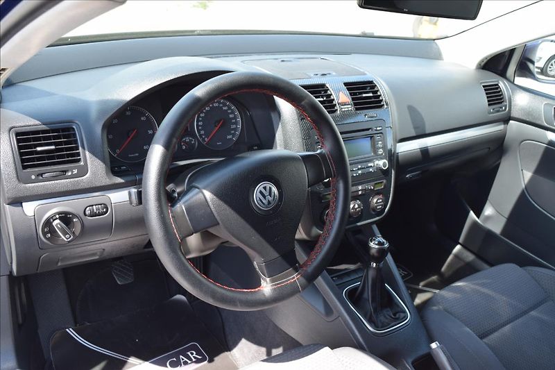 Volkswagen Jetta 1,9 TDI 77KW NOVÁ STK ALU - fotka 16 z 43