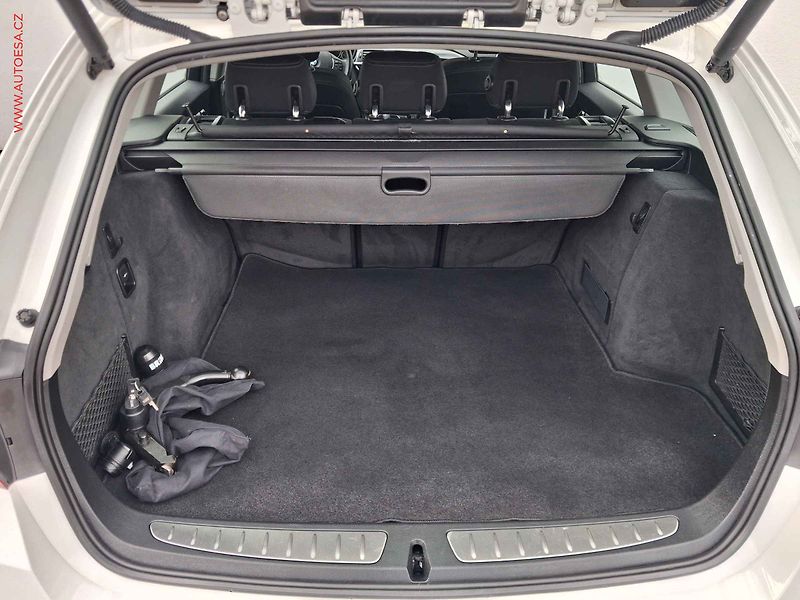 BMW Řada 3 (2018) 1.5T 318i, Sport Line, AT - fotka 7 z 22