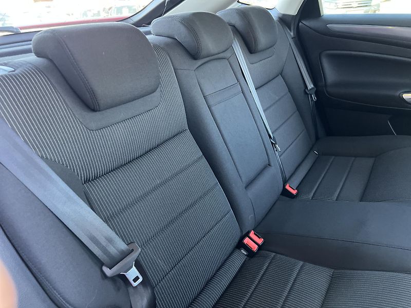 Ford Mondeo Titanium 2.2TDCi 147kw KAMERA - fotka 29 z 41
