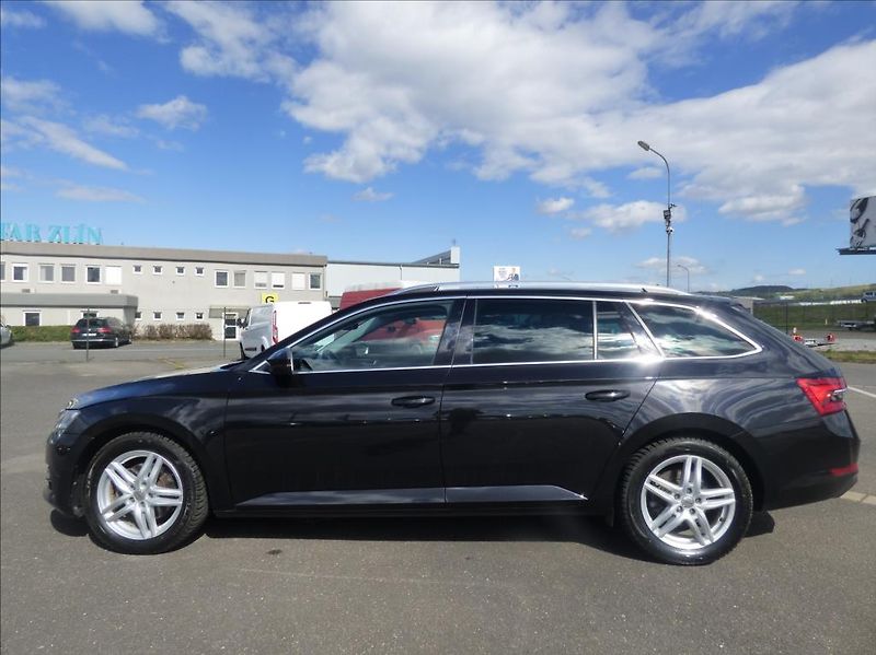 Škoda Superb 2,0 TDI DSG CRYSTAL LIGHT  Sty - fotka 8 z 78