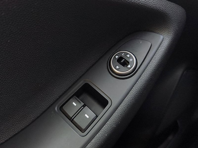 Hyundai i20 (2018) 1.2i 55kW, ČR, 1. Maj., Klima - fotka 13 z 20