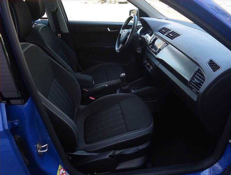 Škoda Fabia (2019) Style 1.0 TSI, ČR,1.maj - fotka 9 z 20