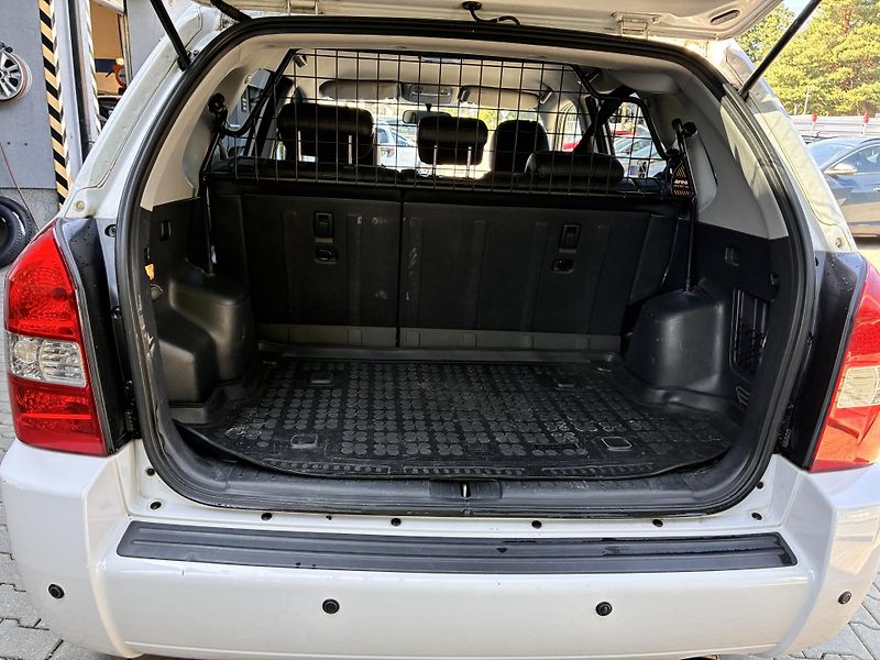 Hyundai Tucson 2.0i 104kW DIGI.KLIMA          - fotka 22 z 22