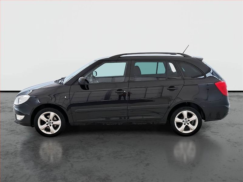 Škoda Fabia (2012) Sport 1.2 TSI, Park. senzory - fotka 3 z 17