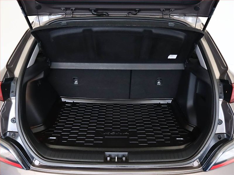 Hyundai Kona (2021) Smart Electric 39 kWh, SoH 92% - fotka 12 z 20