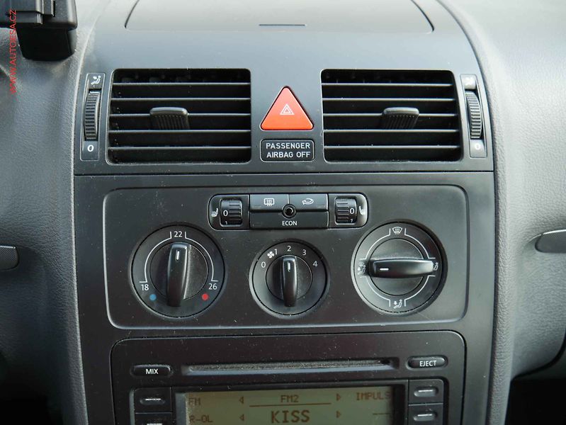 Volkswagen Touran (2004) 1.9TDi, DSG - fotka 14 z 15