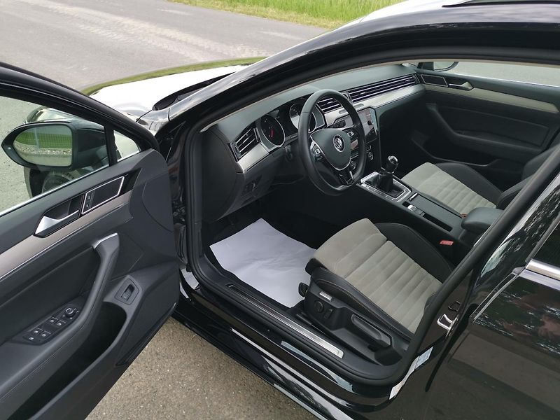 Volkswagen Passat HIGHLINE*110KW*LED*ALCANTARA* - fotka 21 z 85