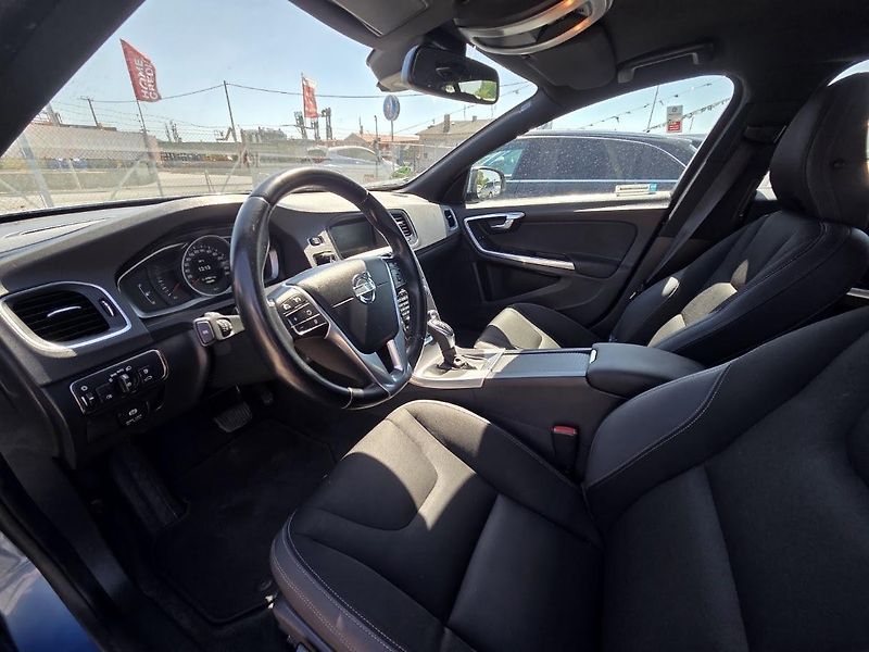 Volvo V60 (2013) 2.0 D4-120kw-NAVI-A/T-SUPER - fotka 9 z 14