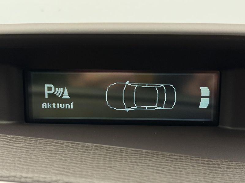 Volvo XC60 D4 AWD SUMMUM AUT CZ - fotka 39 z 45