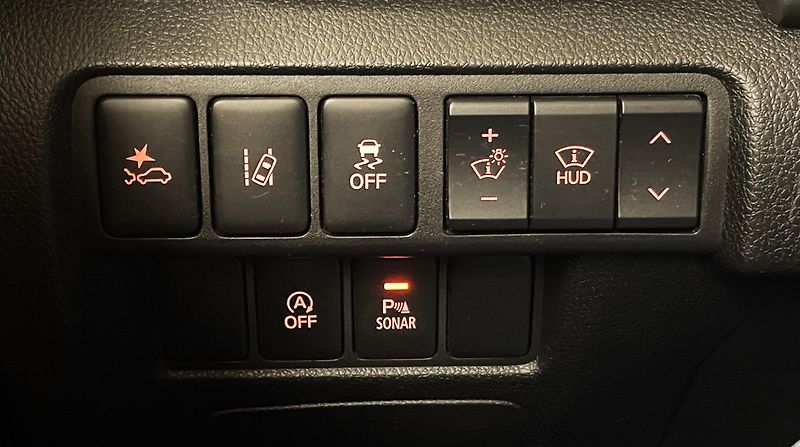 Mitsubishi Eclipse Cross 1,5 T-GDi 120kW, ČR - fotka 19 z 28