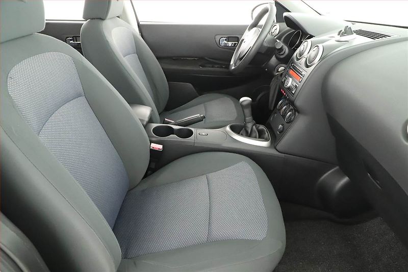 Nissan Qashqai (2010) 1.6 - fotka 7 z 14