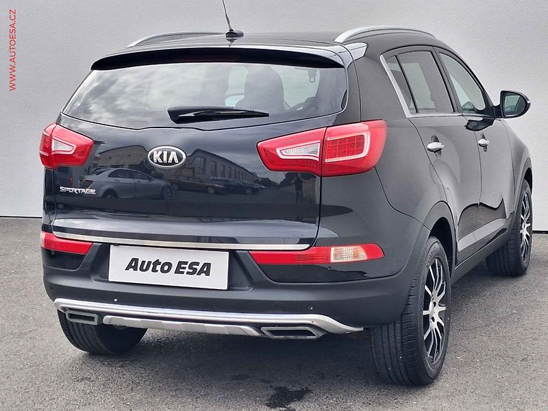 Kia Sportage (2013) 1.6 GDi, Panor, navi - fotka 4 z 21